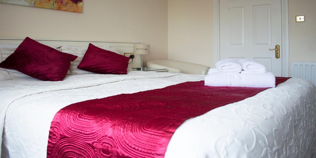 Small Double Room,740788405:JPEG