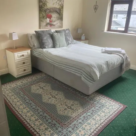 Eamonns Cosy B&B Private Parking-3